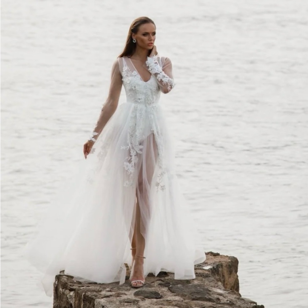Stunning “Jardin” VOIR bridal robe